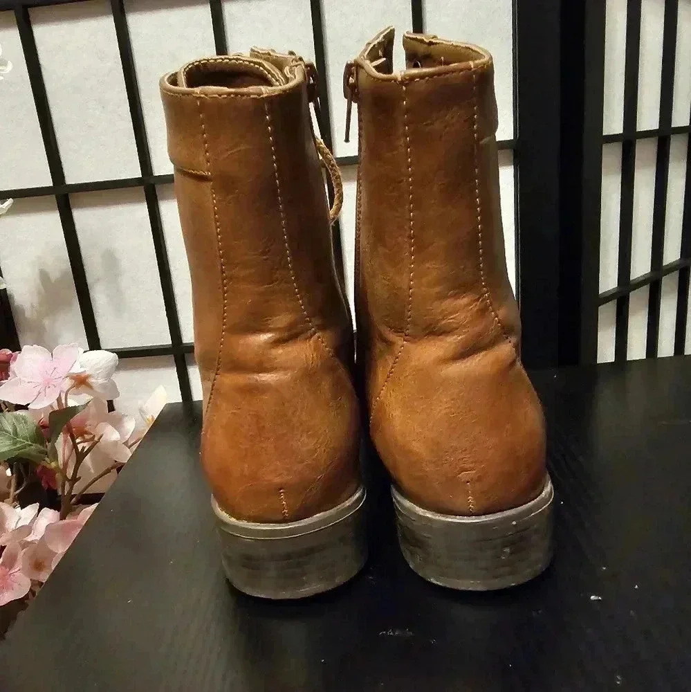 Women's 2 Lips TOO JOJO Boots - Picture 2 of 6